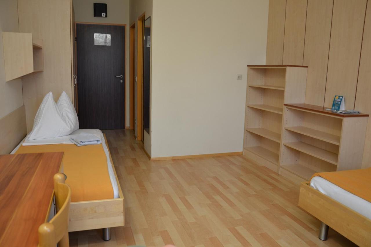 Mladinski Dom - Hostel Клагенфурт Екстериор снимка