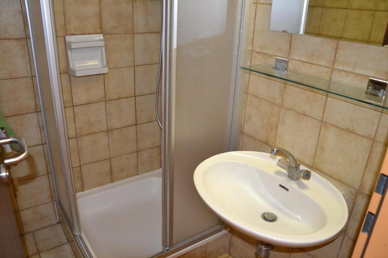 Mladinski Dom - Hostel Клагенфурт Екстериор снимка